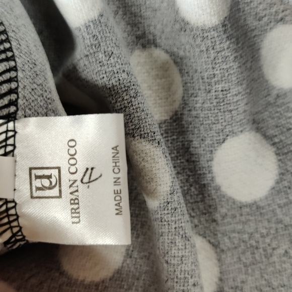 Urban coco black with white polka dots skater skirt, size small, NWOT - Picture 7 of 8